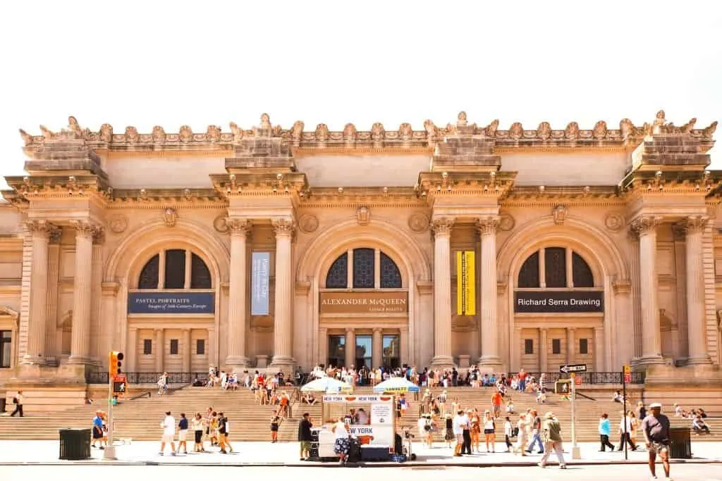 The exterior of the MET (metropolitan museum of art). One of the many cool museums in NYC.