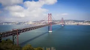 A beautiful view of the Lisbon Bridge. 