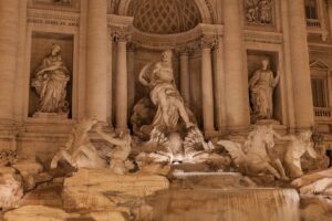 Liūdnai pagarsėjęs ir beprotiškai gražus Trevi fontanas Romoje. 