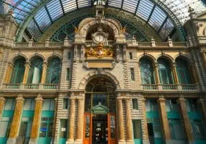 Now you see why Antwerp Central Station is consistently ranked as one of the most beautiful train stations in the world. 