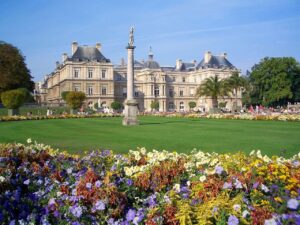 I always love to explore the beauty of Jardin du Luxembourg. 