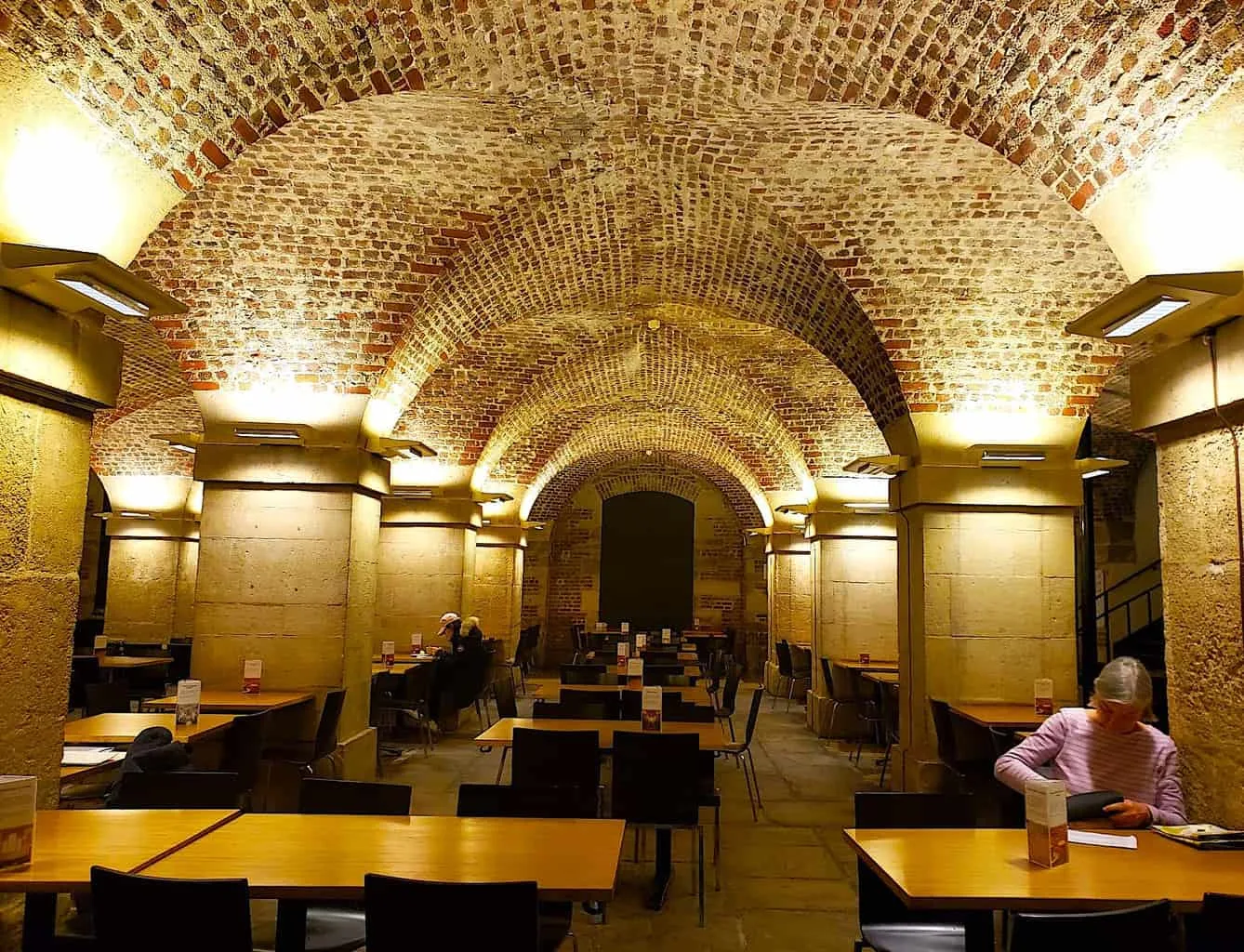 One of the most unusual things to do in London is to have a coffee at cafe in the crypt. An eatery that actually sits inside the crypt of a church. 