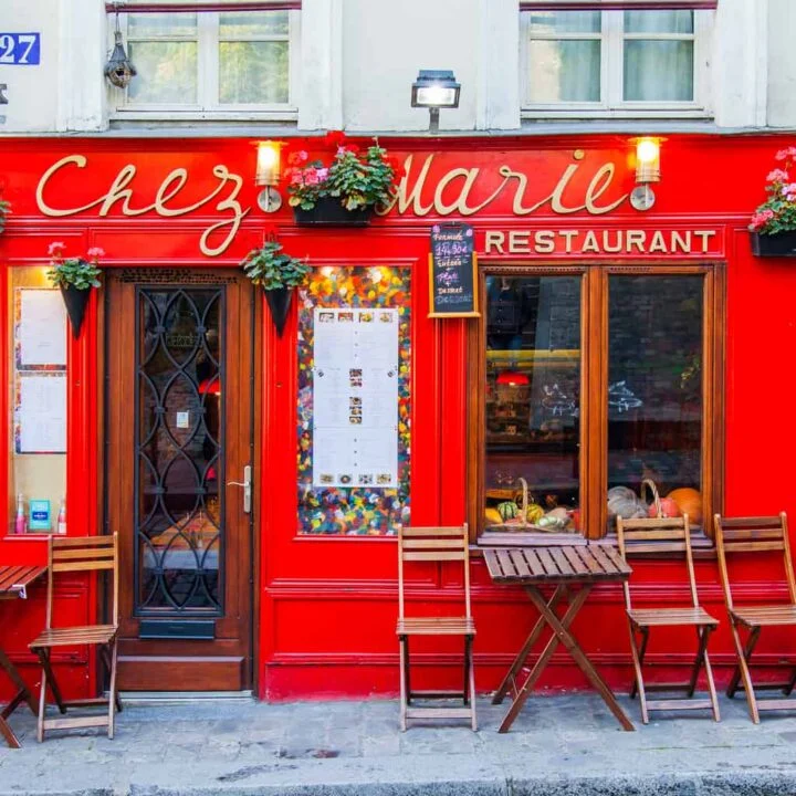 There's nothing more quintessentially French than dining at a street-side cafe in Paris.