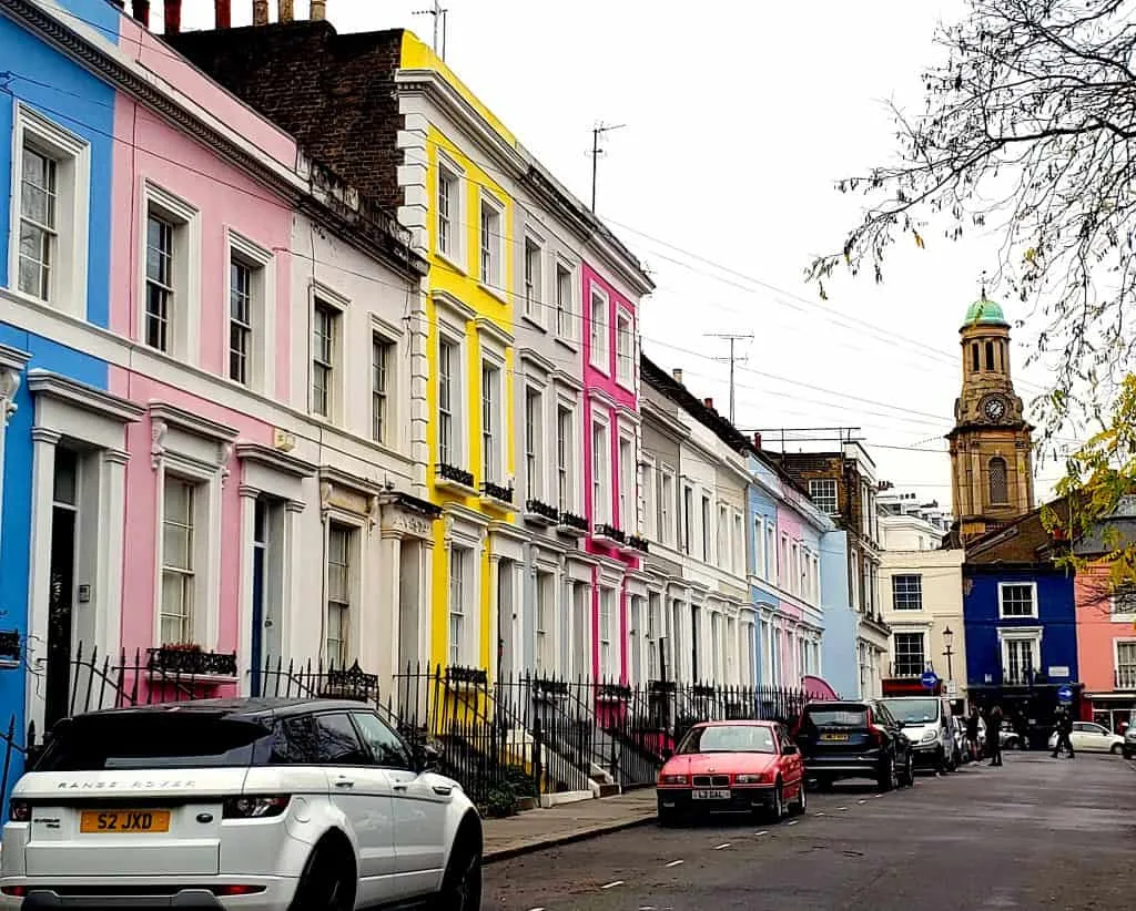 View of the colorful homes that you can find through Notting Hill and on some of the prettiest streets in London. 