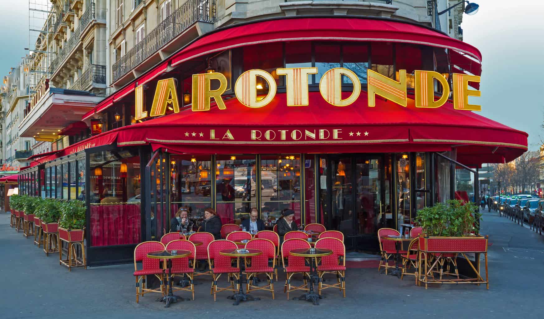The suave and sophisticated beauty of La Rotonde brasserie in Paris.
