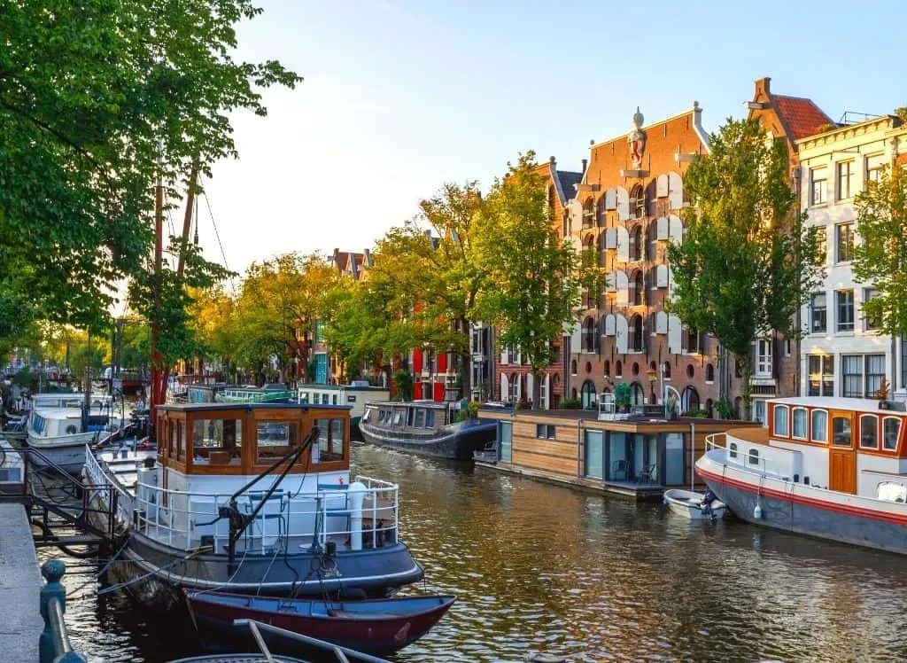 The picturesque houses that line the Brouwersgracht canal in Amsterdam!