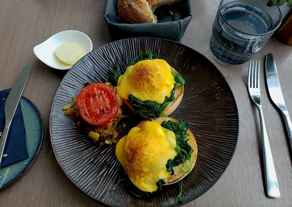 Eggs Florentine from Darwin's Brasseries at Sky Garden, one of the top brunch spots in London. 