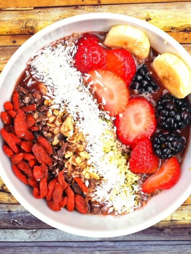 Acai bowl from one of the best Paris breakfast restaurants of them all.