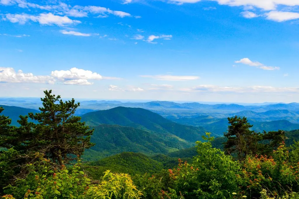 Stunning landscape views from Asheville, North Carolina during your new york to Florida road trip. 