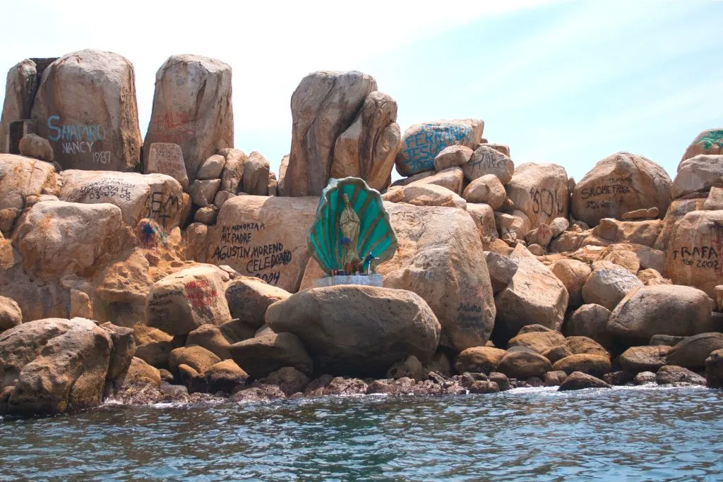 View of the rocks on Isla de Roquetta. 