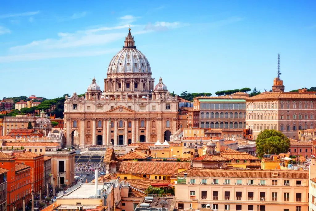 Panoramic view of Vatican City, the Vatican Museum, and St. Peter's Basilica. 