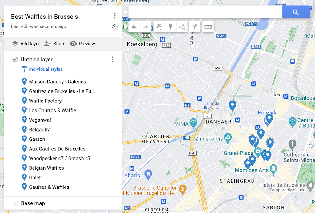 Map of the best places for waffles in Brussels with blue dots to denote the 13 best places. 