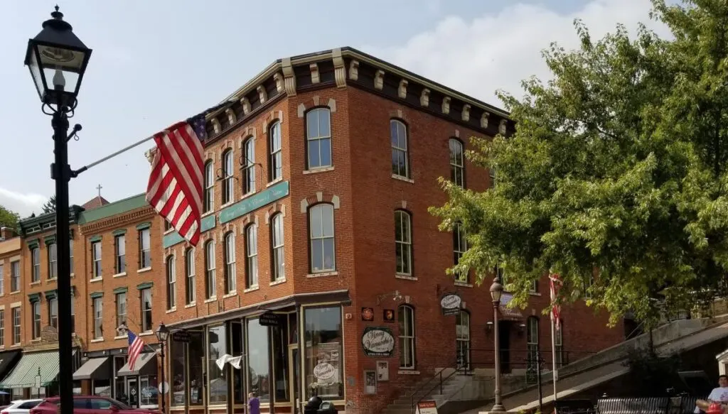 View of historic, Colonial-stle buildings in downtown Galena, Illinois. 
