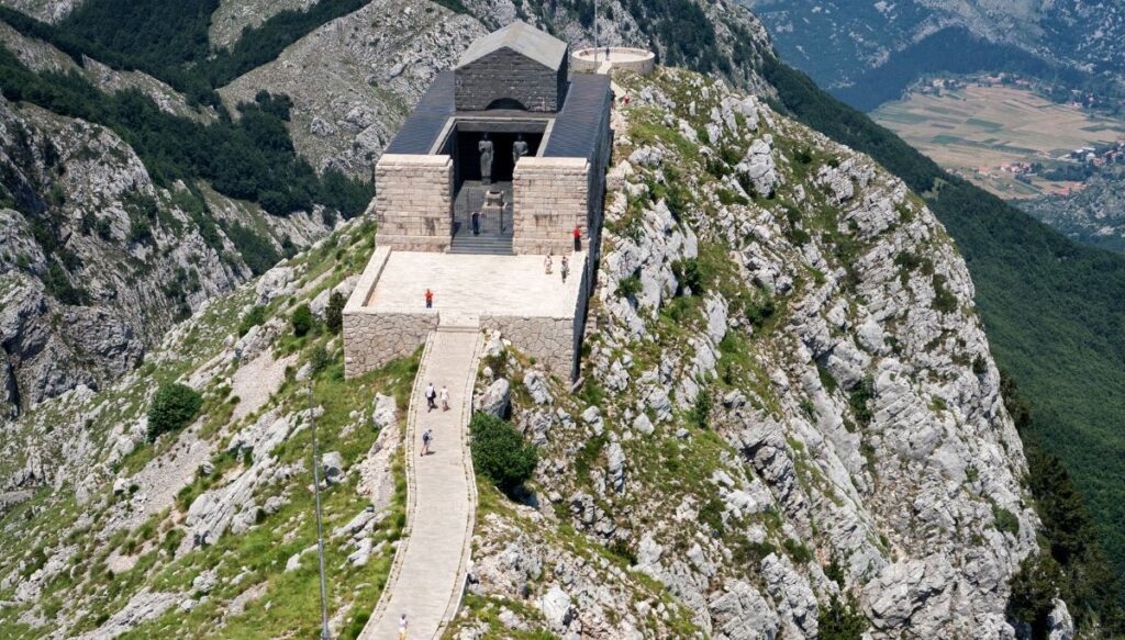 Aerial view of people walking along the many steps to the Mausoleum of Njego&scaron;. 